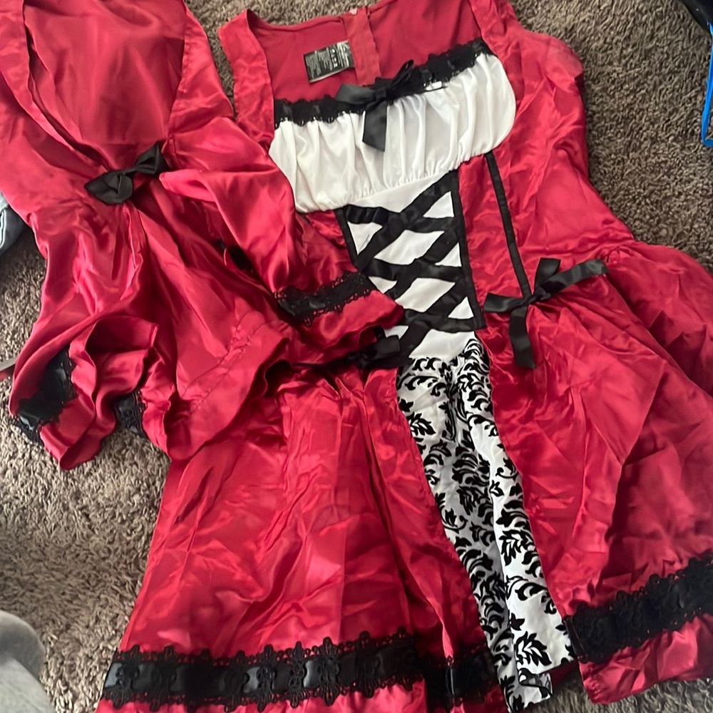 Sexy Red riding hood lady 💃
